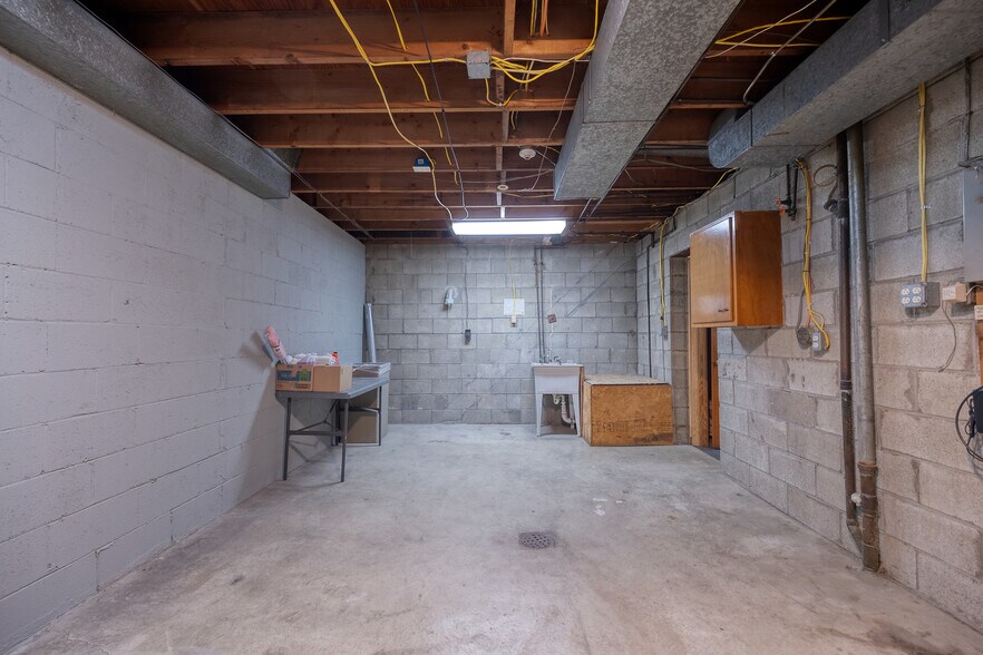 More Photos Of 340 Center Ave, Pittsburgh Medical For Sale