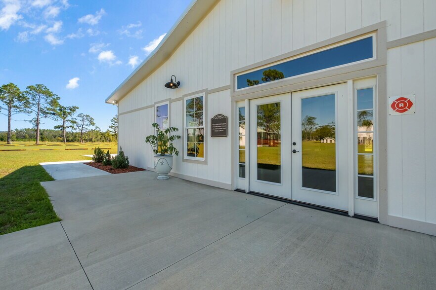 More Photos Of 4004 Golf Course Rd, Perry Lodge Meeting Hall For Sale