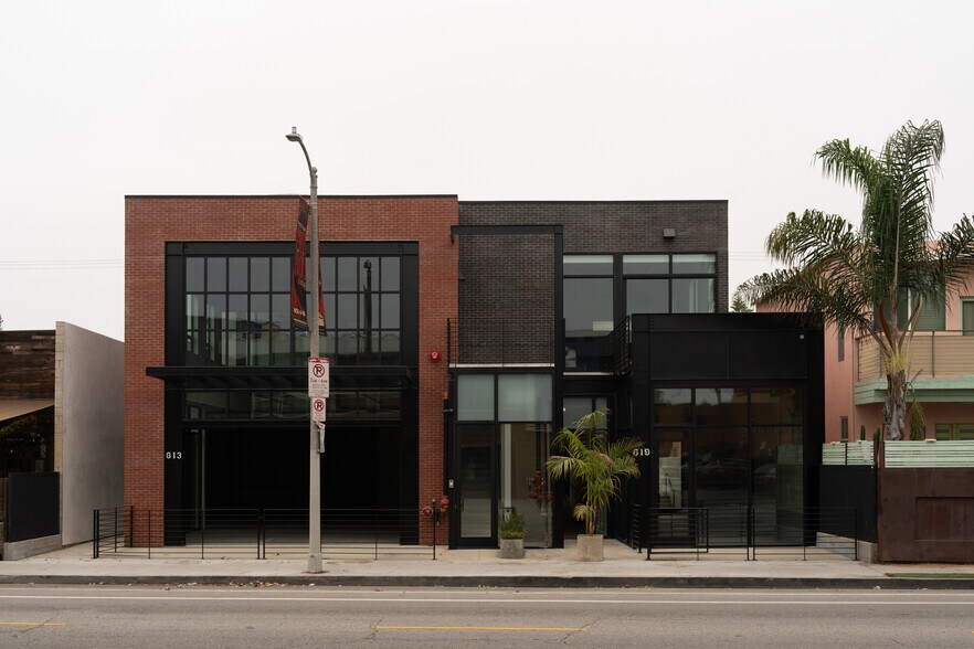 Primary Photo Of 613-619 Rose Ave, Venice Storefront Retail Residential For Sale