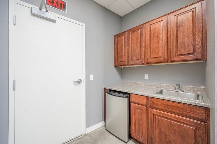 More Photos Of 1491 Palma Rd, Bullhead City Medical For Sale