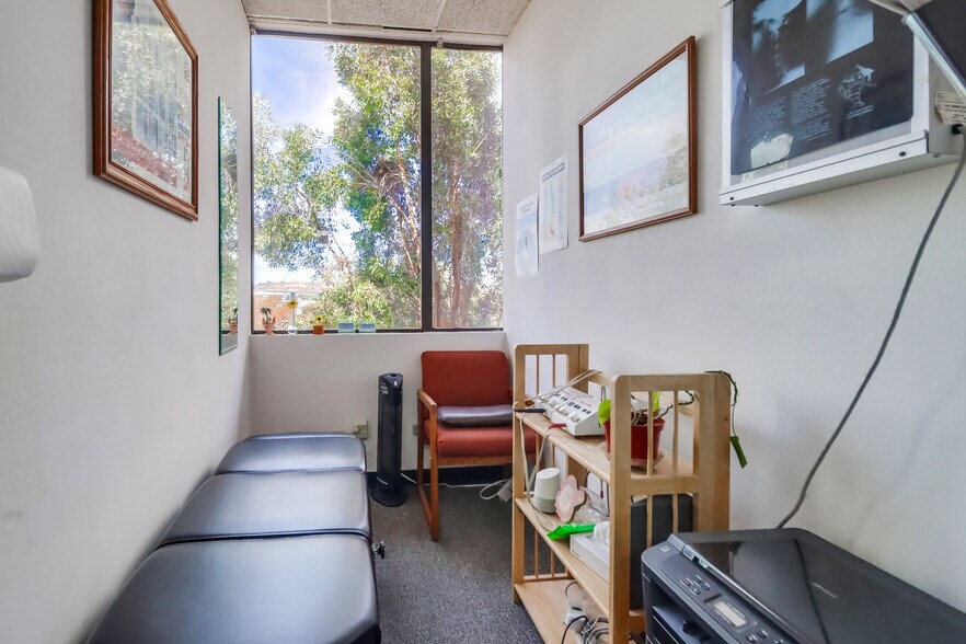 More Photos Of 2333 Camino del Rio S, San Diego Office For Sale