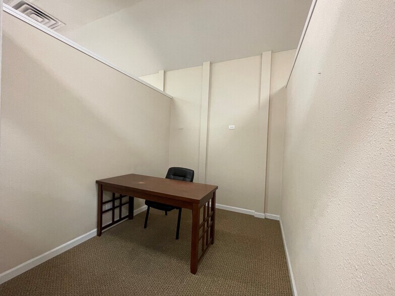 More Photos Of 130 W A St, Dixon Office For Lease