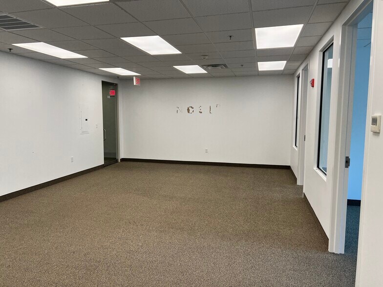 More Photos Of 330 Bear Hill Rd, Waltham Office For Lease