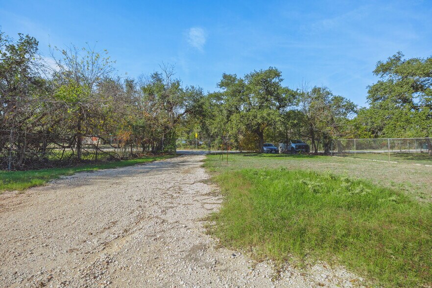More Photos Of 7909 Rosson Dr., Austin Land For Lease