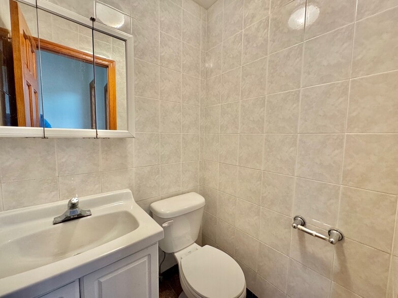 More Photos Of 858 62nd St, Brooklyn Warehouse For Sale