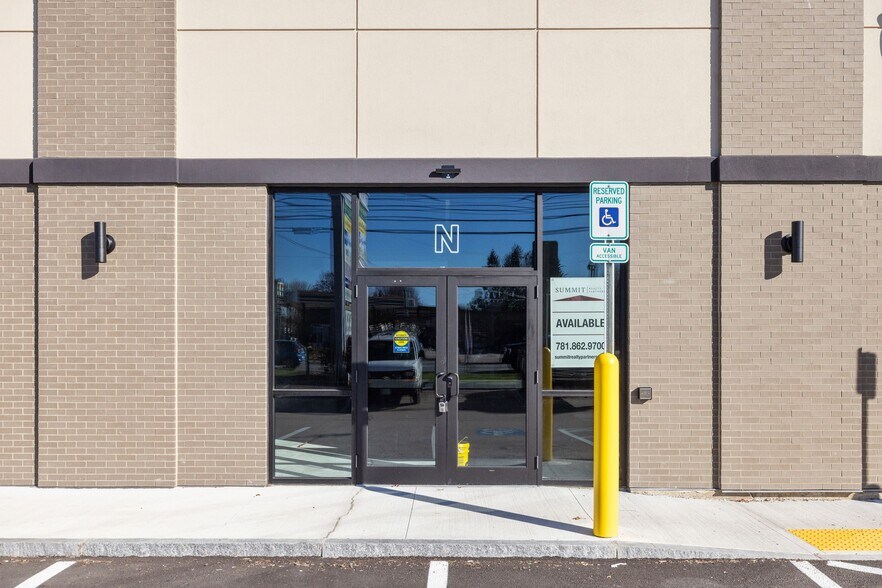 More Photos Of 493 Amherst St, Nashua Freestanding For Lease