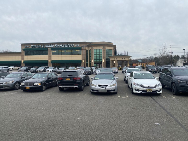 765 N State Rt 17 Paramus Nj 07652 Freestanding For Sale