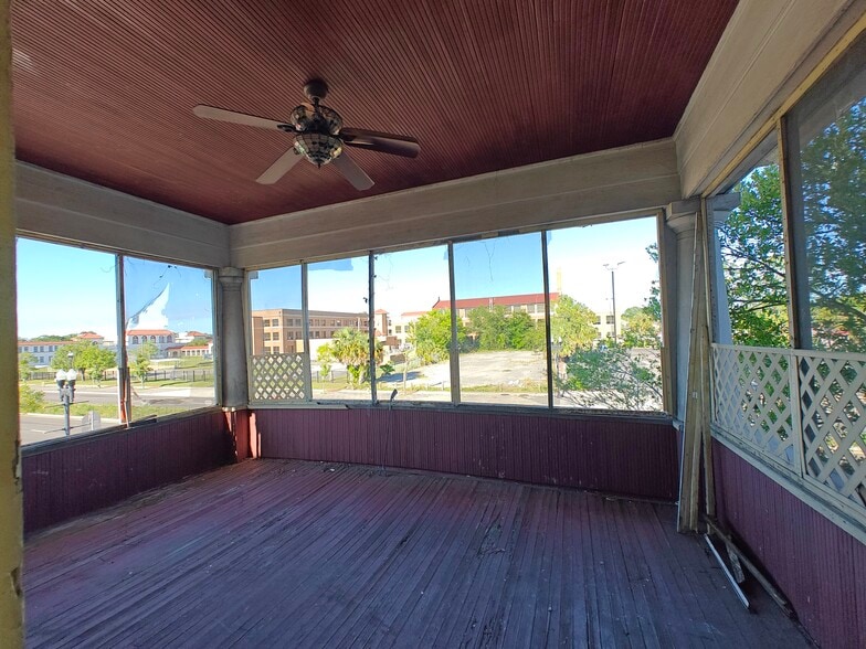 More Photos Of 2020 N Main St, Jacksonville Specialty For Sale