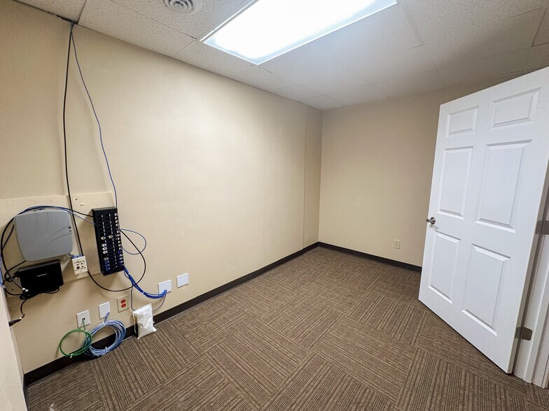 More Photos Of 111 S Walnut St, La Crescent General Retail For Lease