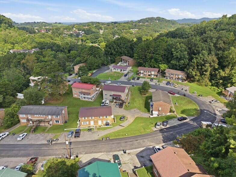More Photos Of 944-944 Chadwick Dr, Kingsport Apartments For Sale