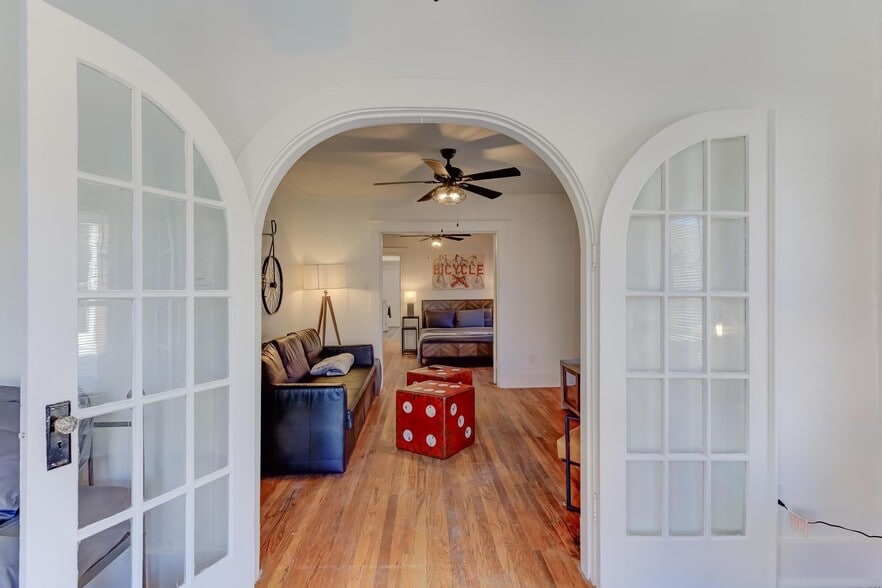 More Photos Of 963 New York St, Memphis Multifamily For Sale