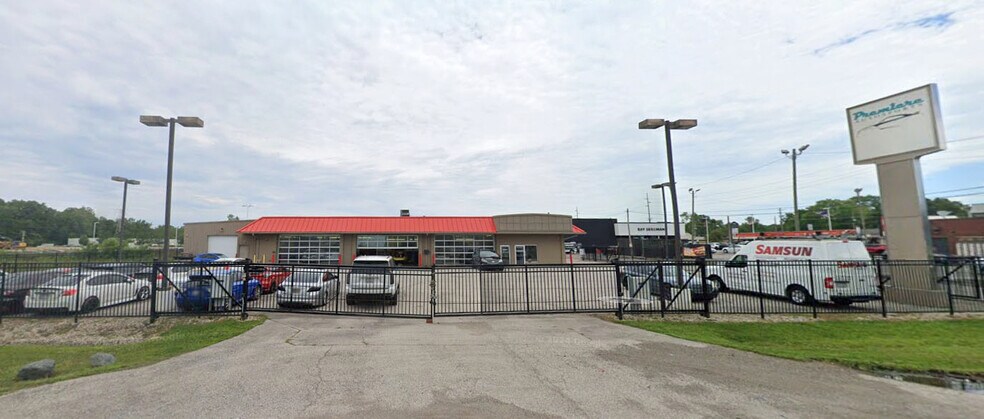 More Photos Of 6926 E 16th St, Indianapolis Auto Repair For Lease