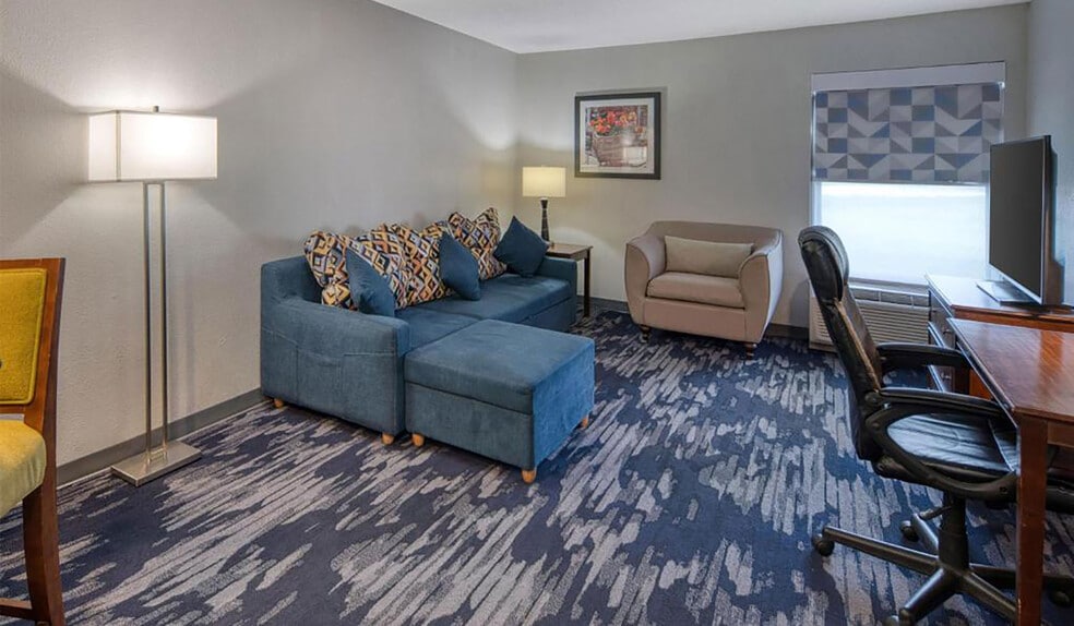 More Photos Of 1030 State Road 229, Batesville Hotel For Sale