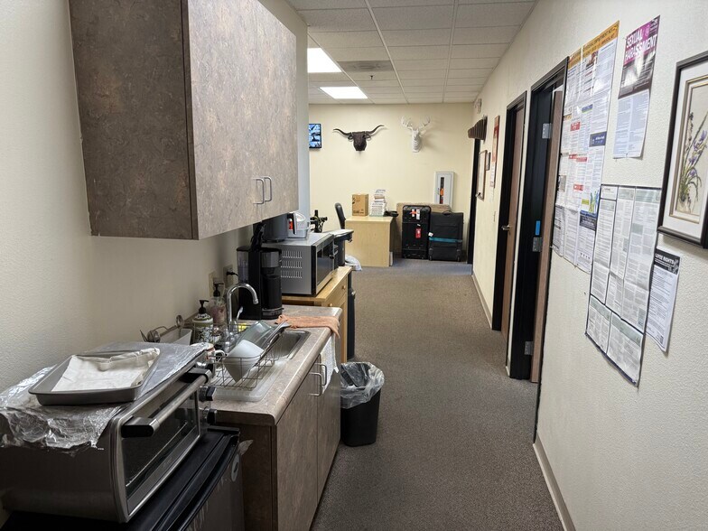 More Photos Of 3351B Grapevine St, Jurupa Valley Manufacturing For Sale