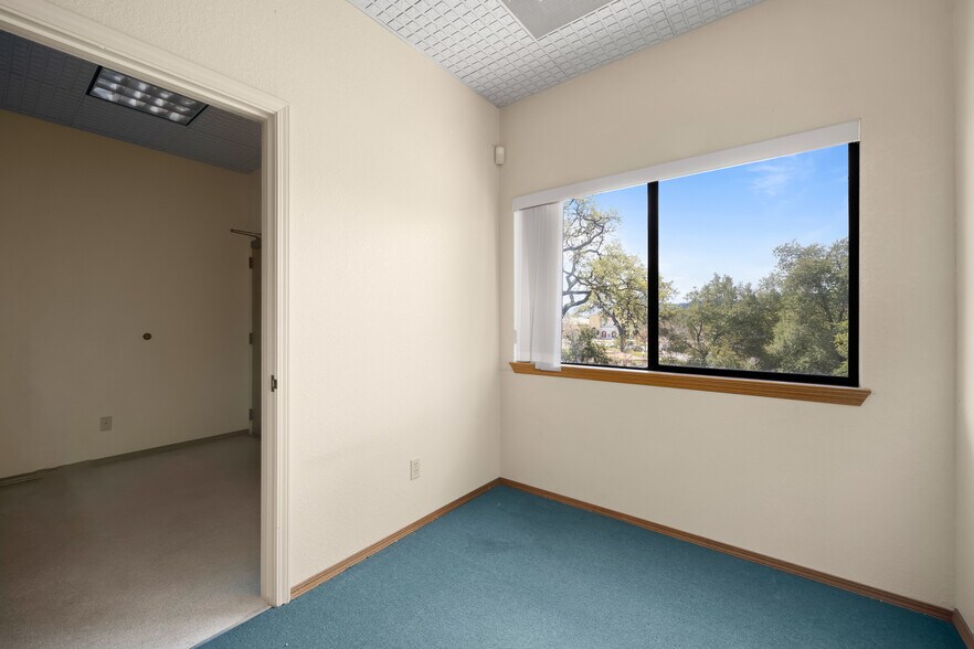 More Photos Of 5805 Capistrano Ave, Atascadero Office For Lease