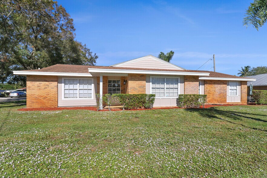 More Photos Of 1791 SE Port St Lucie Blvd, Port Saint Lucie Medical For Sale