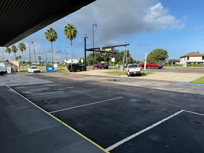 More Photos Of 8485 S US Highway 17/92, Casselberry Storefront Retail Office For Lease