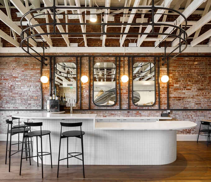 More Photos Of 215 Trade St, Greer Storefront Retail Office For Lease