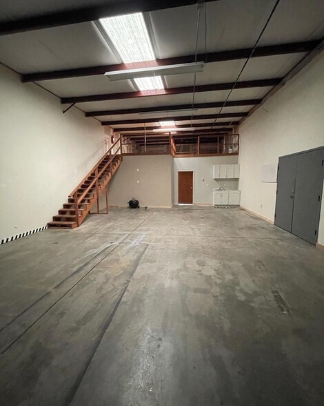 More Photos Of 6020 Parkway North Dr, Cumming Light Distribution For Lease