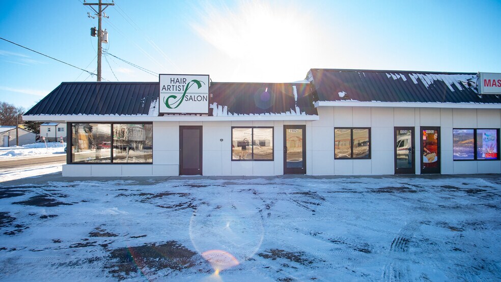 More Photos Of 1902 2nd St SW, Rochester General Retail For Lease