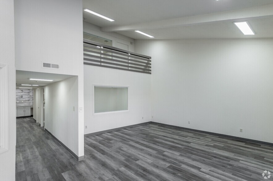 More Photos Of 1111 W Town and Country Rd, Orange Medical For Sale