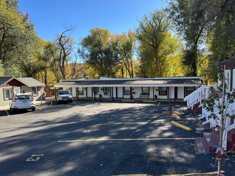 Primary Photo Of 3445 W Colorado Ave, Colorado Springs Hotel For Sale