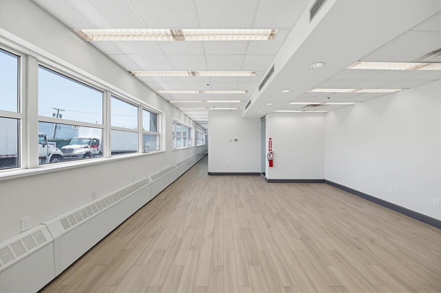 More Photos Of 83 Broad Ave, Fairview Warehouse For Lease