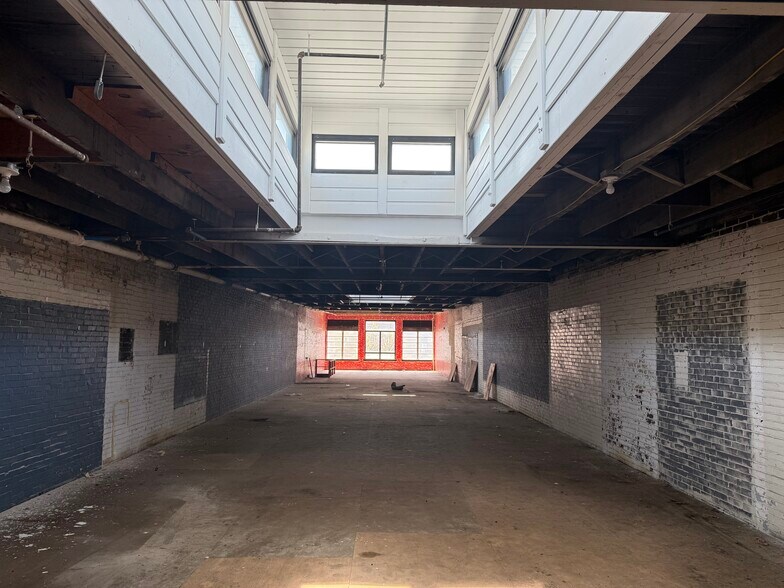More Photos Of 1909 Locust St, Saint Louis Restaurant For Sale