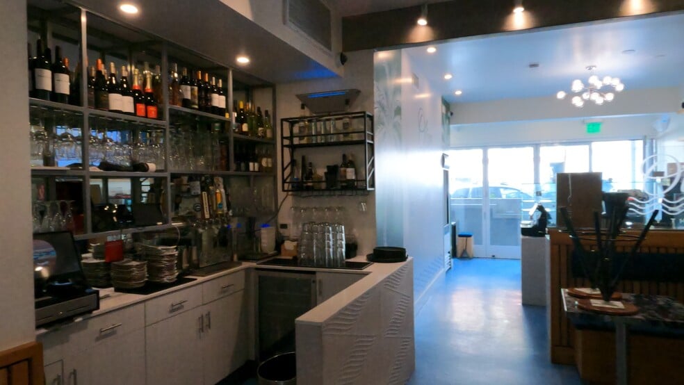 More Photos Of 72 62nd Pl, Long Beach Restaurant For Sale