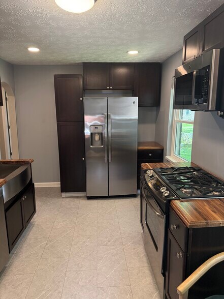 More Photos Of 8079 W 3rd St, New Lebanon Office For Sale