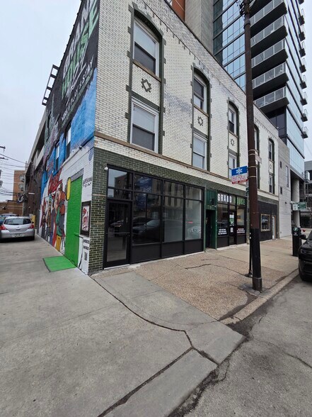 More Photos Of 838-840 W Grand Ave, Chicago Storefront Retail Residential For Lease