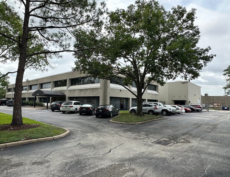 Primary Photo Of 10615 Shadow Wood Dr, Houston Office Residential For Lease