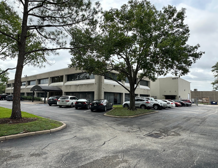 Primary Photo Of 10615 Shadow Wood Dr, Houston Office For Lease