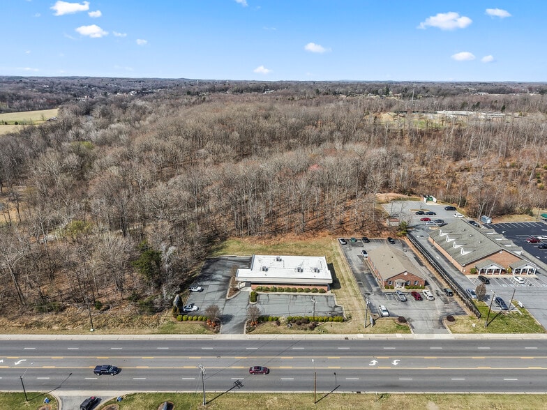 More Photos Of 257 W Kings Hwy, Eden Medical For Sale