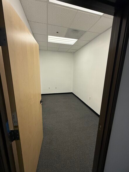 More Photos Of 5765 S Rainbow Blvd, Las Vegas Office For Lease