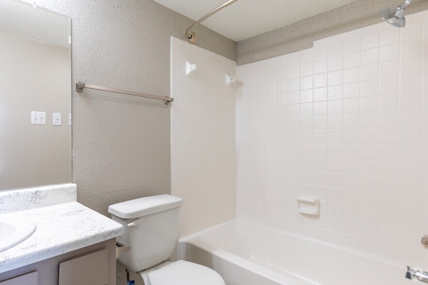 More Photos Of 1010 Magnolia Dr, Freeport Apartments For Sale