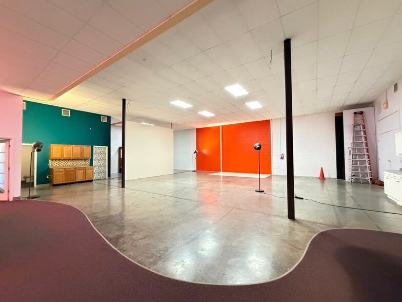 More Photos Of 1401 22nd St N, Saint Petersburg Manufacturing For Lease