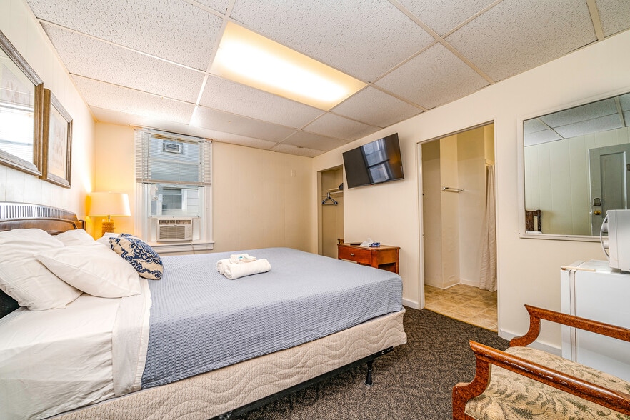 More Photos Of 617 E 8th St, Ocean City Hotel For Sale