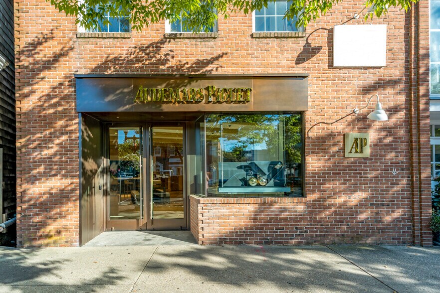 Primary Photo Of 20 Main St, East Hampton Storefront Retail Office For Lease
