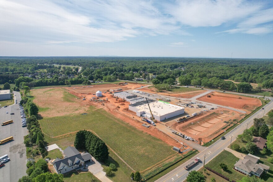 More Photos Of 413 NC Highway 150 W, Greensboro Storefront Retail Office For Lease