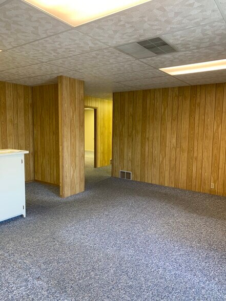 More Photos Of 817 Kilbourne St, Bellevue Medical For Lease