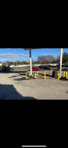 More Photos Of 720 W Sam Houston Pkwy S, Houston Convenience Store For Lease