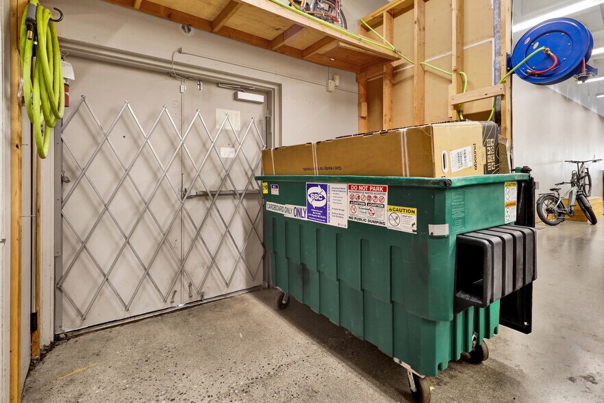 More Photos Of 1622 N State St, Bellingham Freestanding For Sale