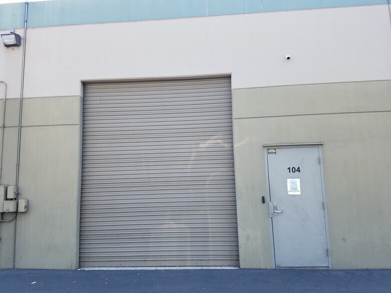 More Photos Of 1260 N Hancock St, Anaheim Light Distribution For Lease