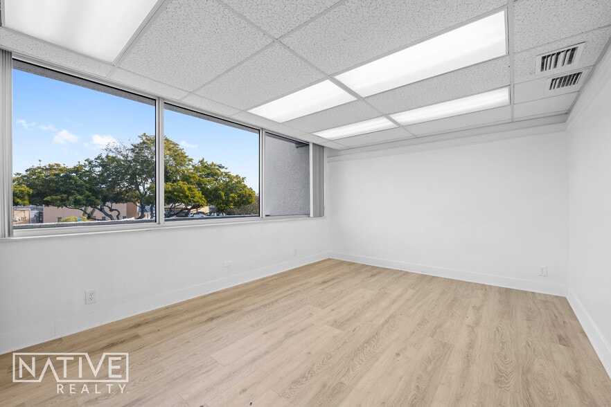 More Photos Of 2132-2200 E Oakland Park Blvd, Fort Lauderdale Office For Lease