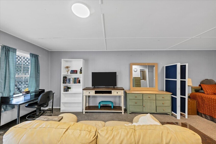 More Photos Of 6071 N Main St SE, Acworth Flex For Sale