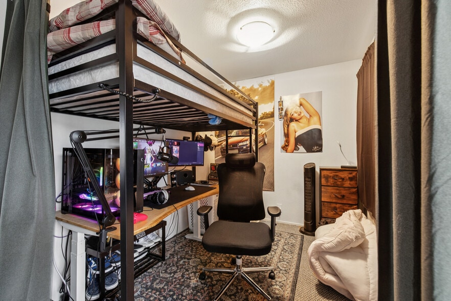 More Photos Of 125 Lorton Ave, Burlingame Apartments For Sale