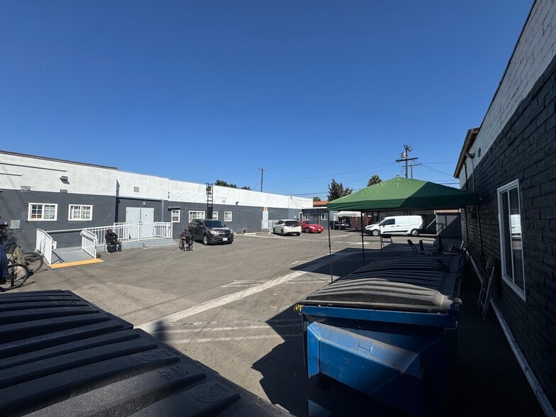 More Photos Of 6006 S Western Ave, Los Angeles Warehouse For Sale