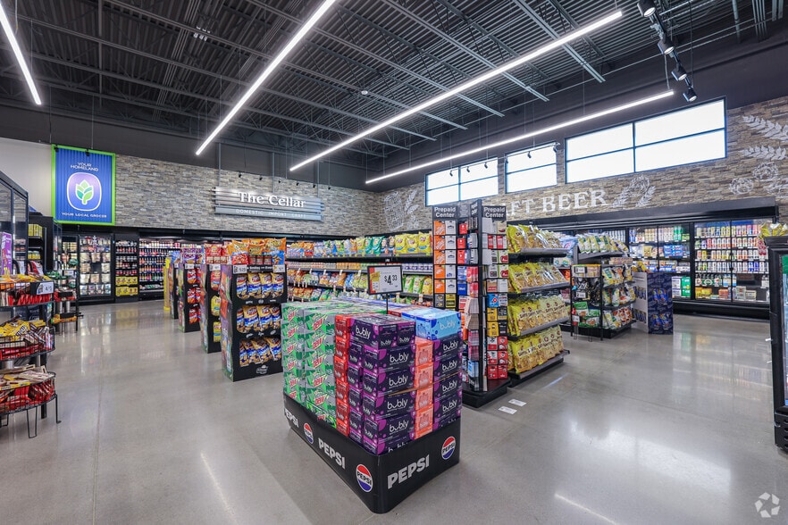 More Photos Of 16533 N May Ave, Edmond Unknown For Lease