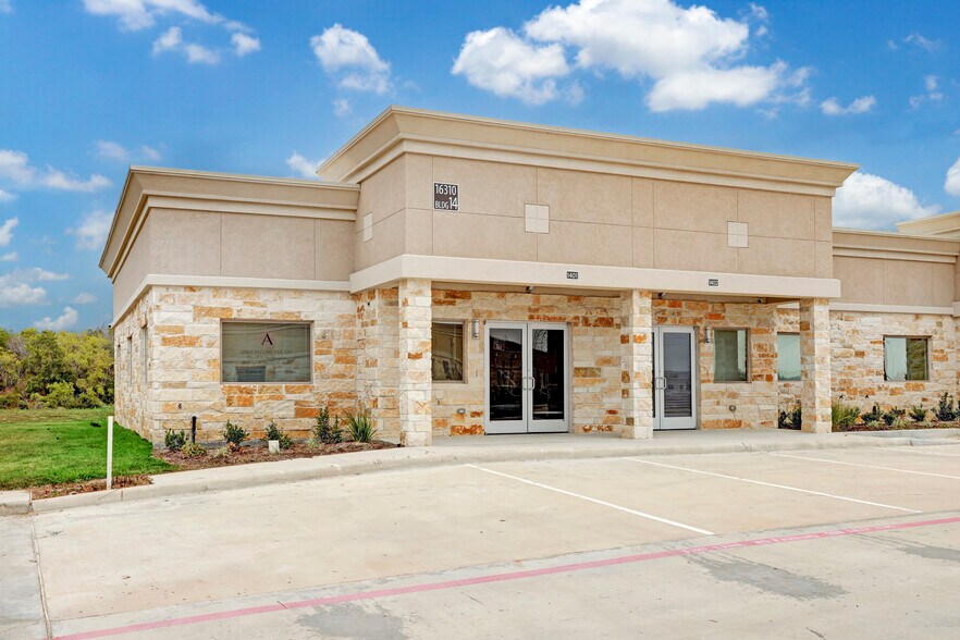 More Photos Of 16310 State Highway 249, Houston Showroom For Lease